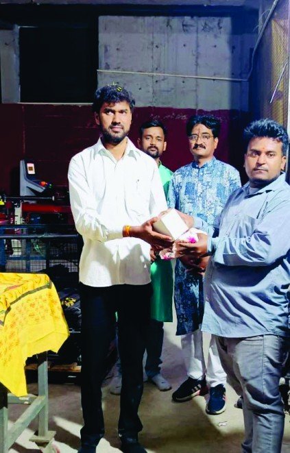 Felicitation moment on the shop floor